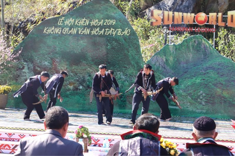 Khèn hoa là lễ hội thi múa khèn thú vị được tổ chức bởi Sun World - Fansipan Legend