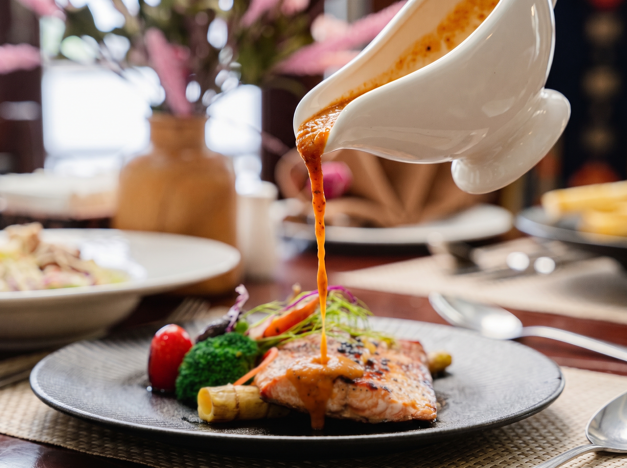 Gravy_poured_onto_salmon_2K_202607111122